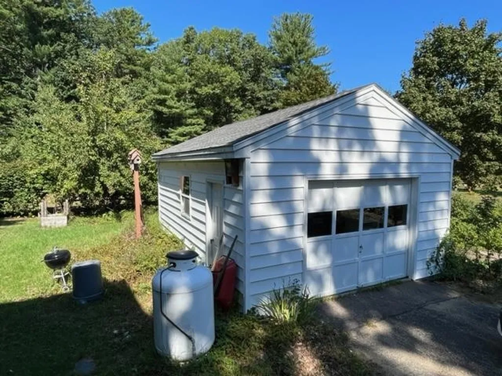 21 Silver Lane Rollinsford NH 03869