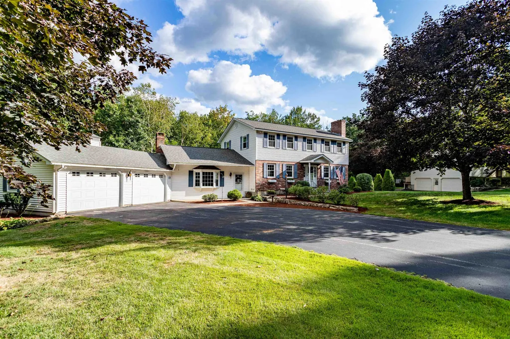 13 Dattillo Road Derry NH 03038
