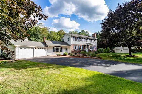 13 Dattillo Road Derry NH 03038
