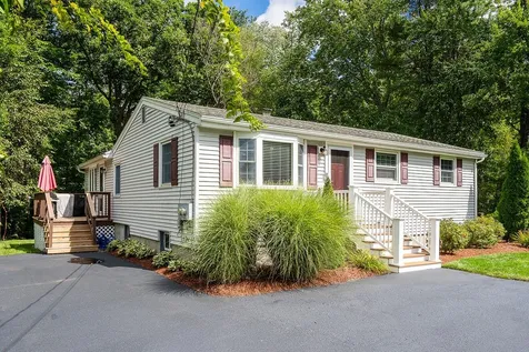 6 Lantern Lane Merrimack NH 03054