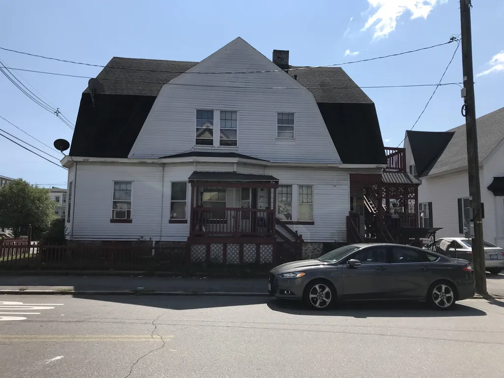 422 Maple Street Manchester NH 03103