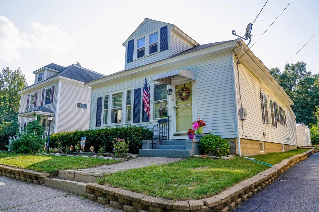 89 Summerside Avenue Manchester NH 03102