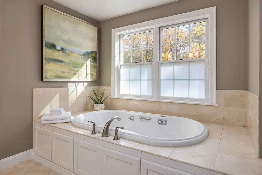 10 Christie Lane Stratham NH 03885