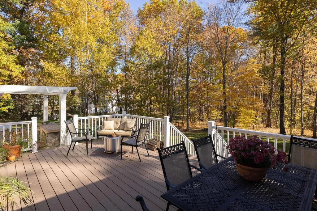 10 Christie Lane Stratham NH 03885