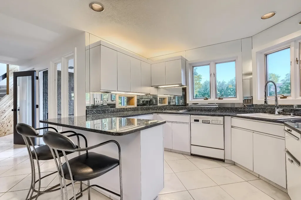 11 Meadowcrest Road Hooksett NH 03106