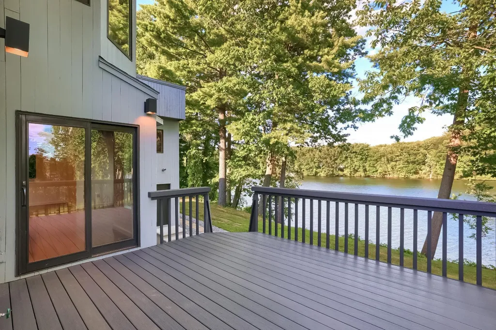 11 Meadowcrest Road Hooksett NH 03106
