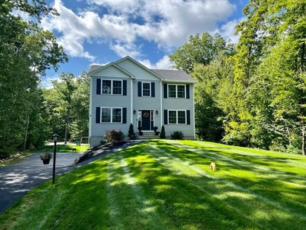 7 Pearl Drive Hooksett NH 03106
