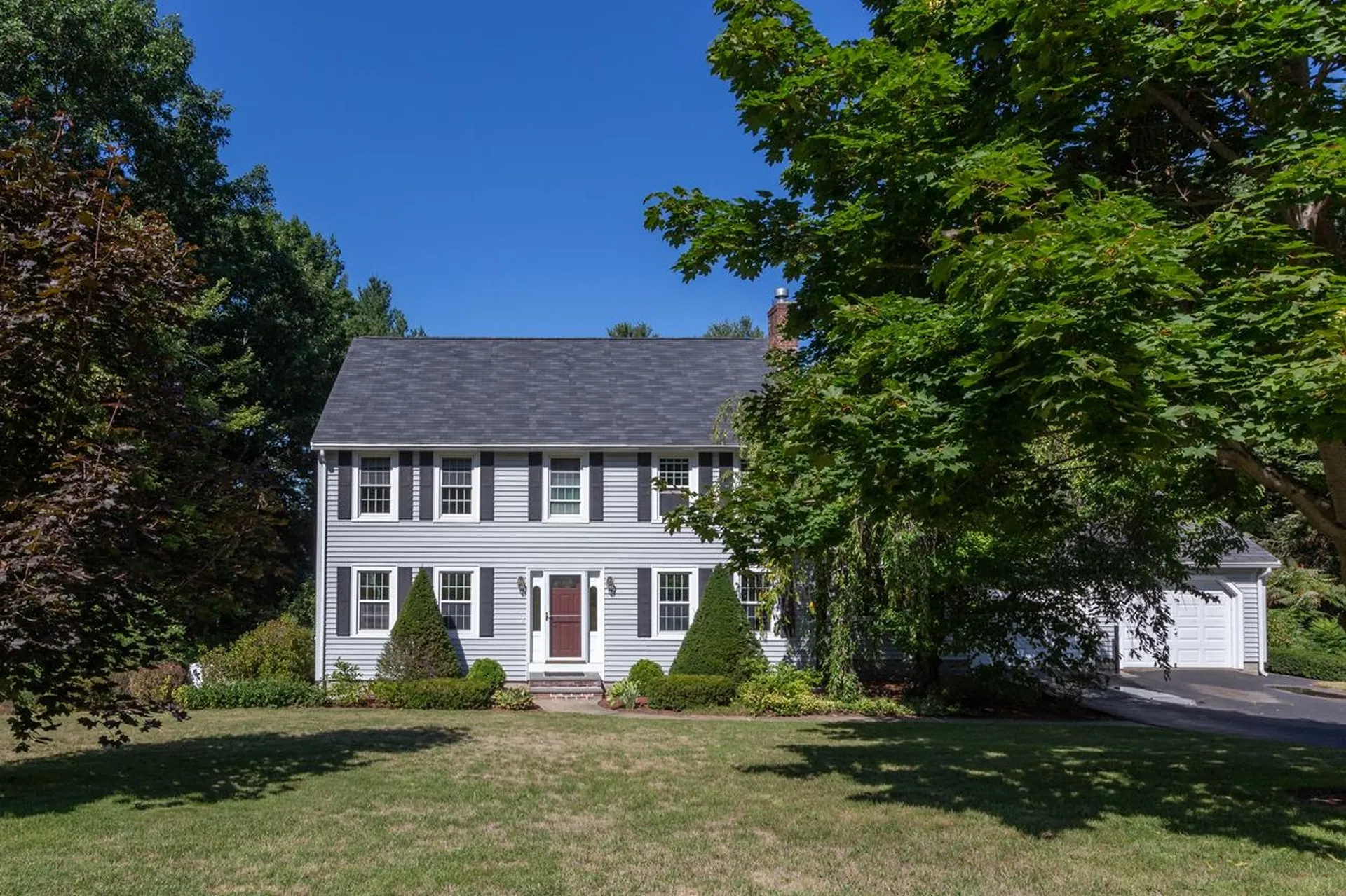 61 Forest Street Londonderry NH 03053