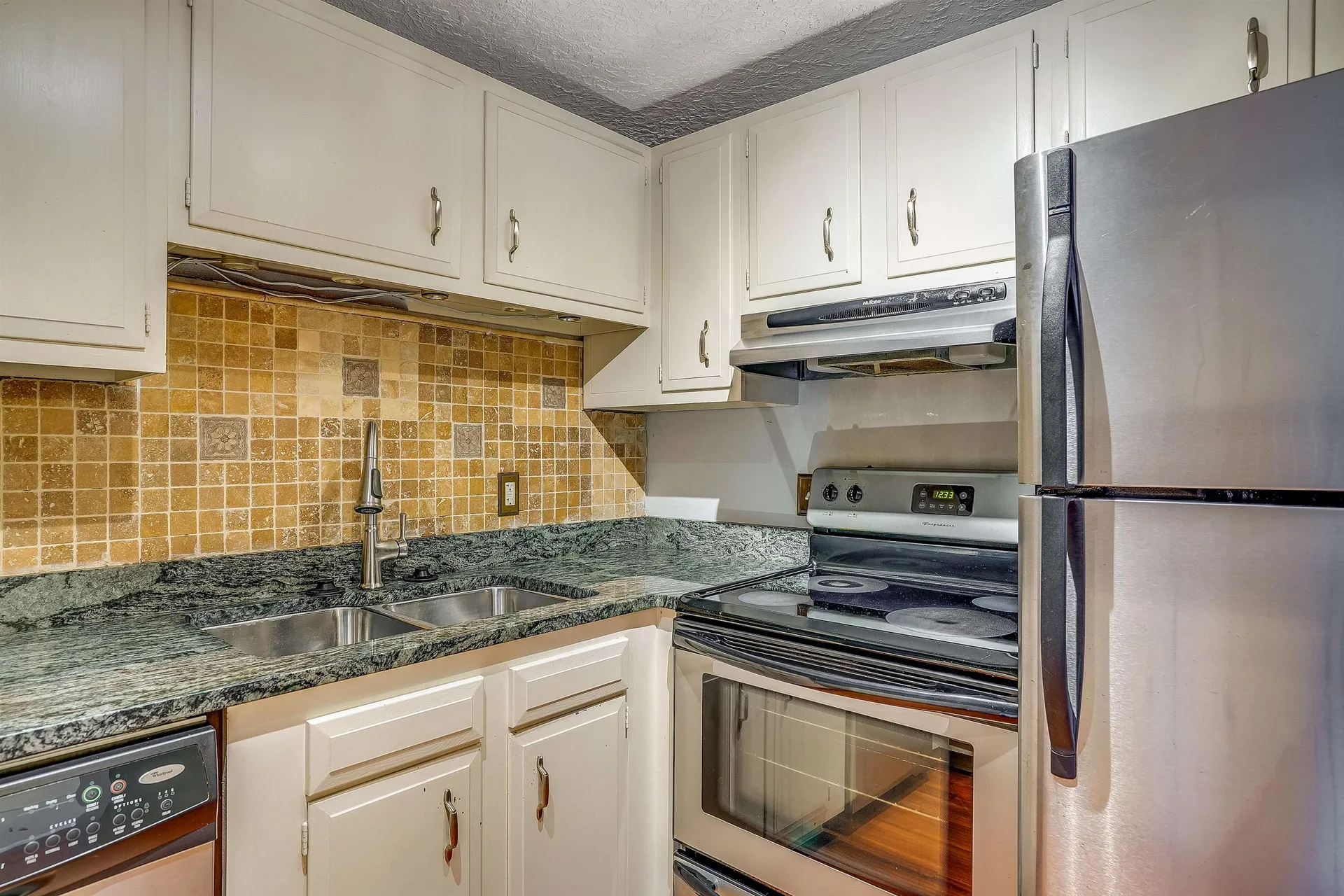 55 River Road Manchester NH 03104
