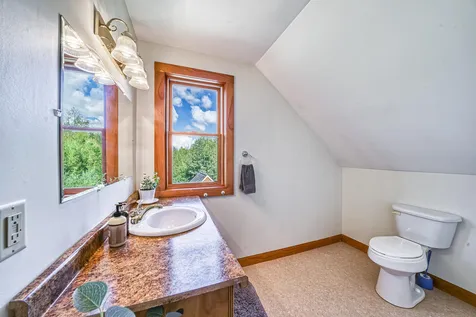 413 Oak Street Newport NH 03773