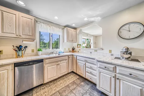 413 Oak Street Newport NH 03773