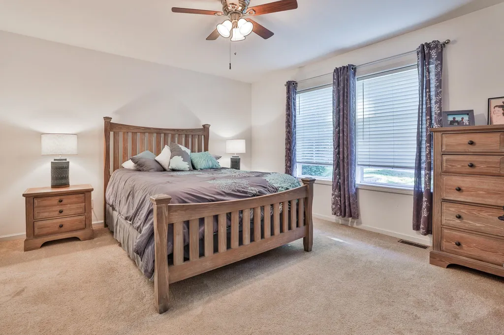 9 Oak Grove Trail Nashua NH 03062