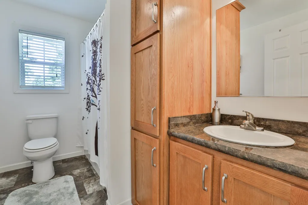 9 Oak Grove Trail Nashua NH 03062