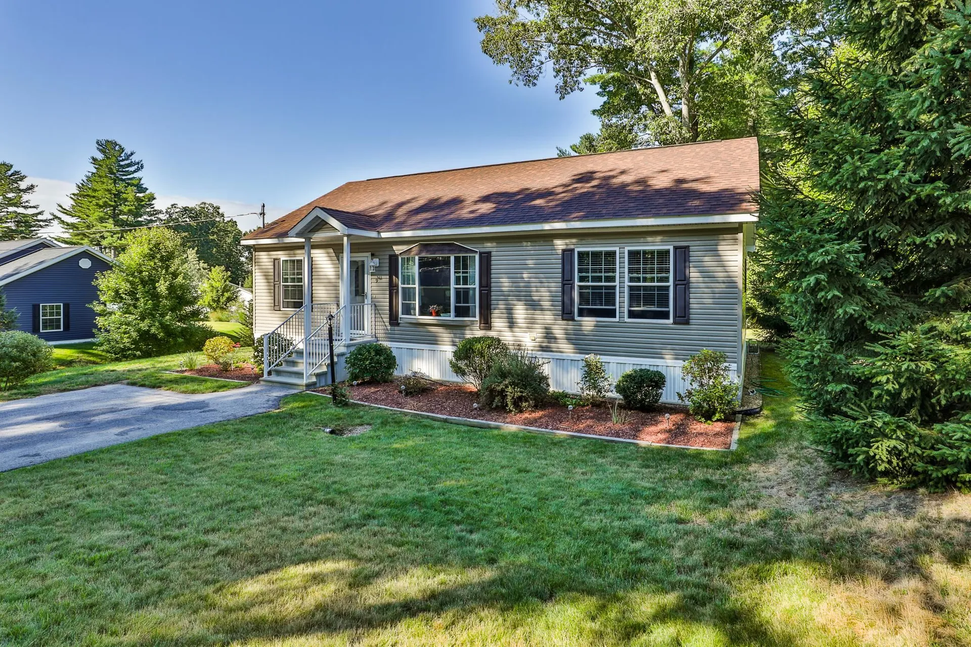 9 Oak Grove Trail Nashua NH 03062