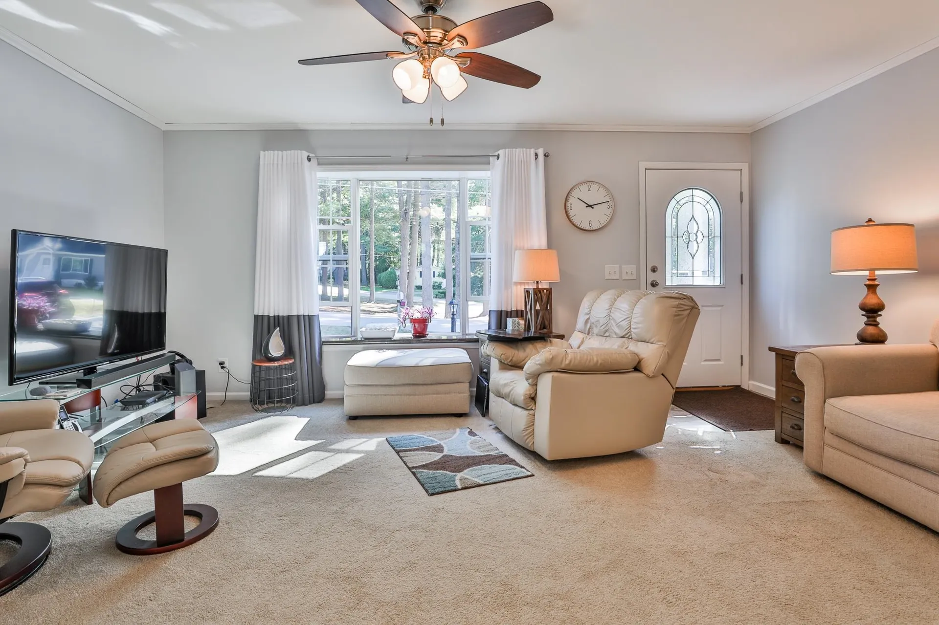 9 Oak Grove Trail Nashua NH 03062