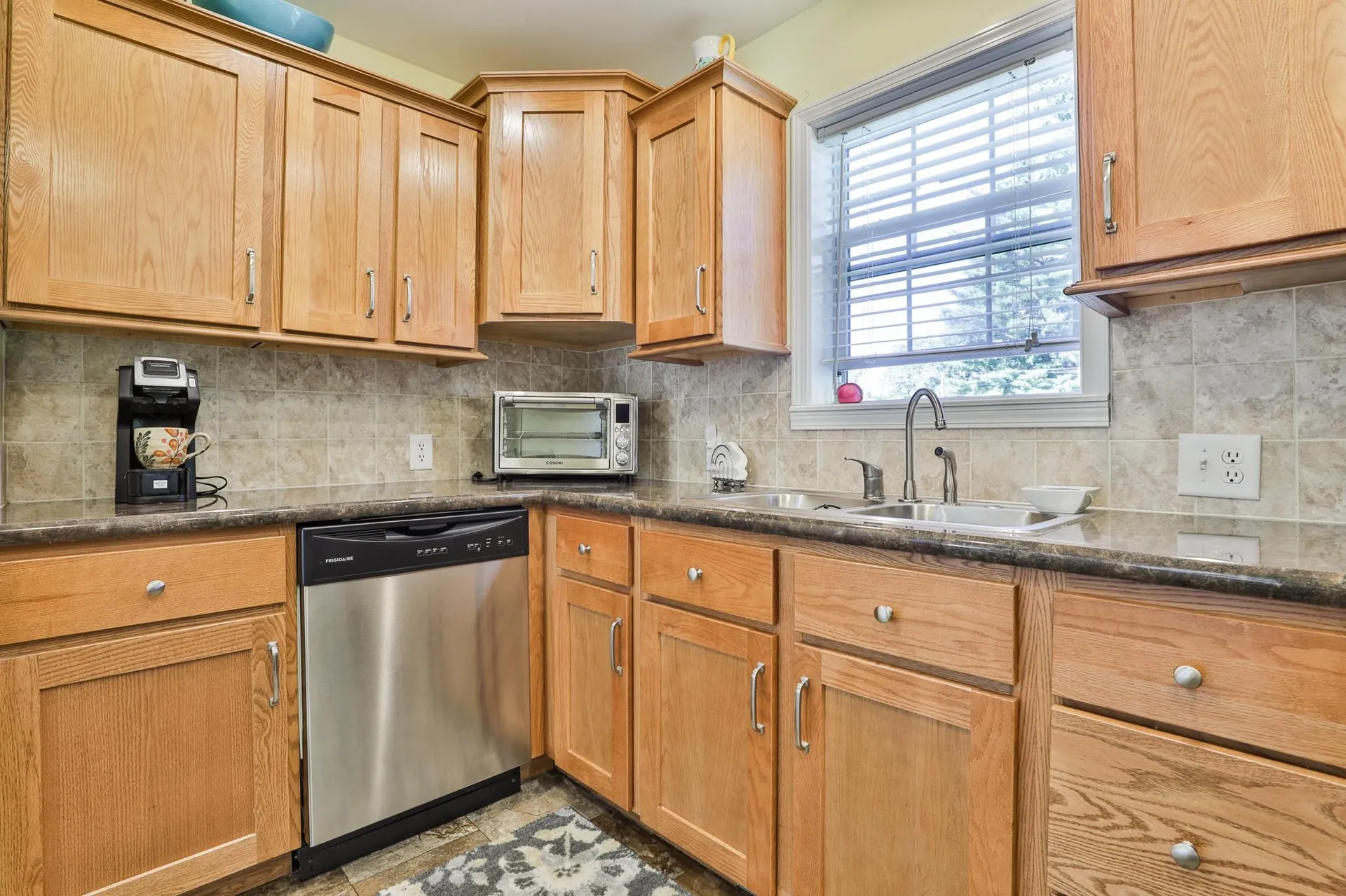 9 Oak Grove Trail Nashua NH 03062