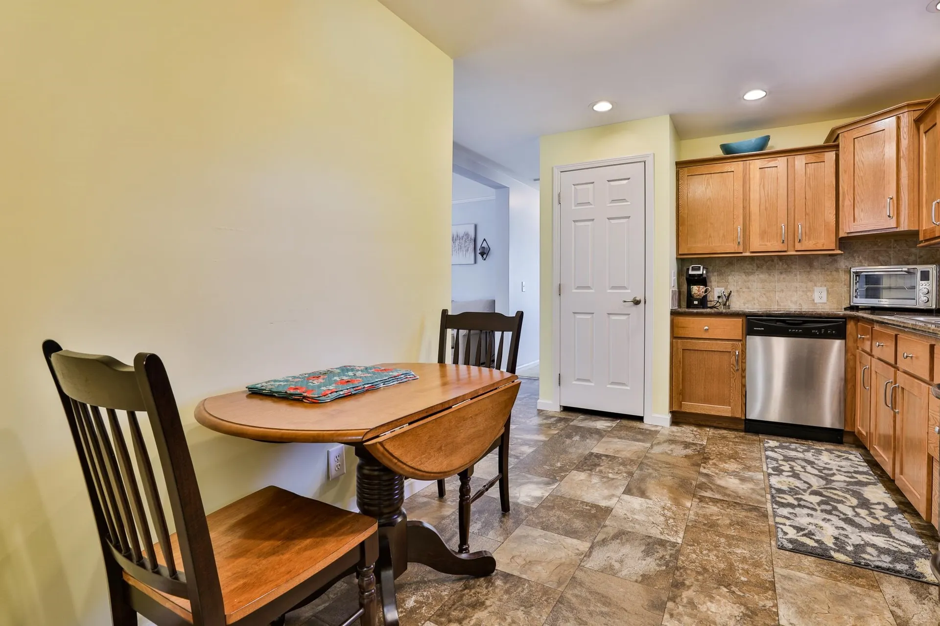 9 Oak Grove Trail Nashua NH 03062