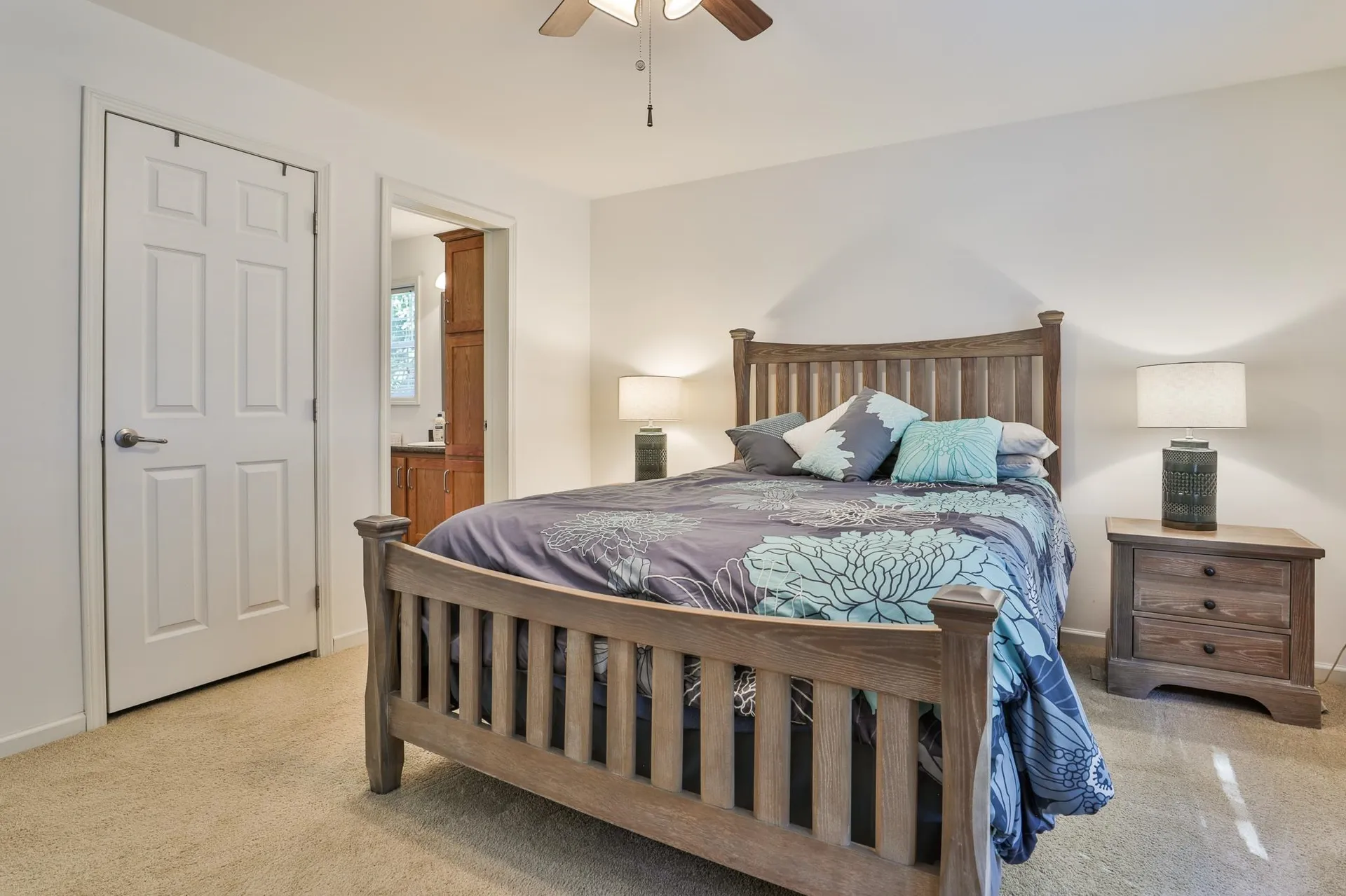 9 Oak Grove Trail Nashua NH 03062
