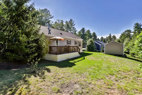 9 Oak Grove Trail Nashua NH 03062