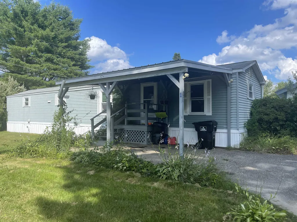303 Old Lake Shore Road Gilford NH 03249