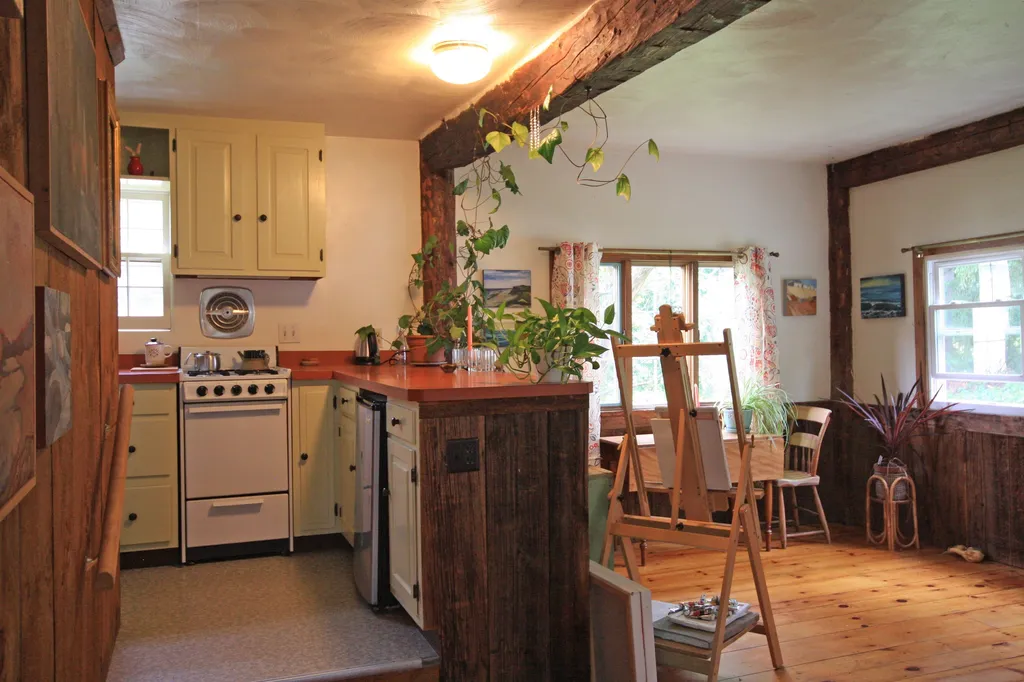 1082 West Woodstock Road Woodstock VT 05091