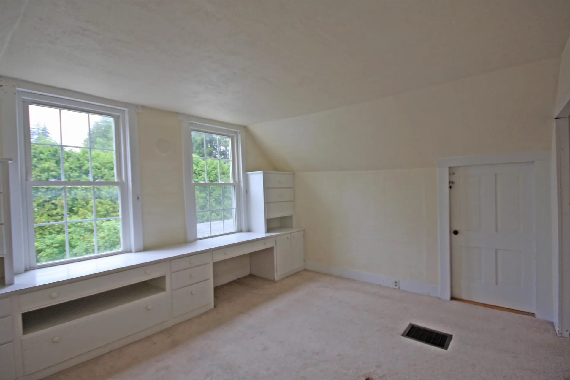 1082 West Woodstock Road Woodstock VT 05091