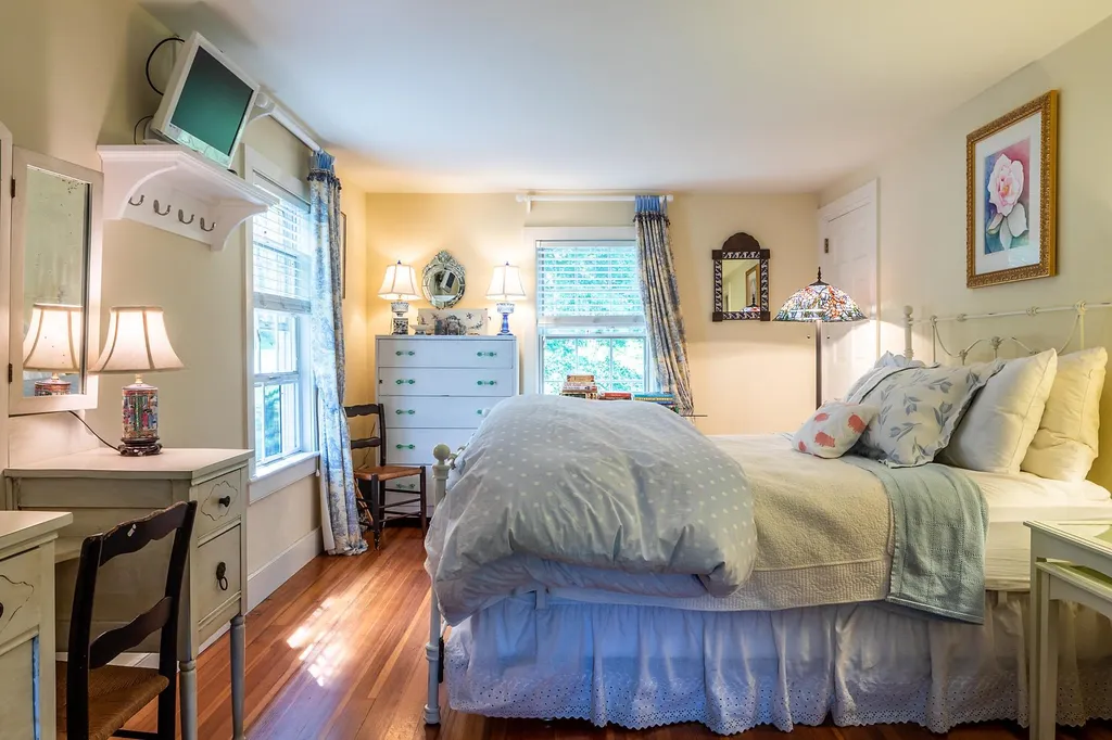 11 College Hill Woodstock VT 05091