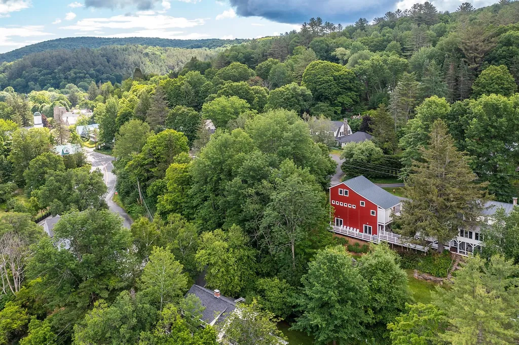 11 College Hill Woodstock VT 05091