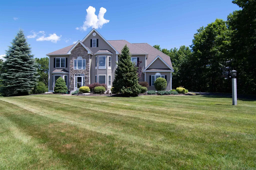 345 Lindstrom Lane Manchester NH 03104