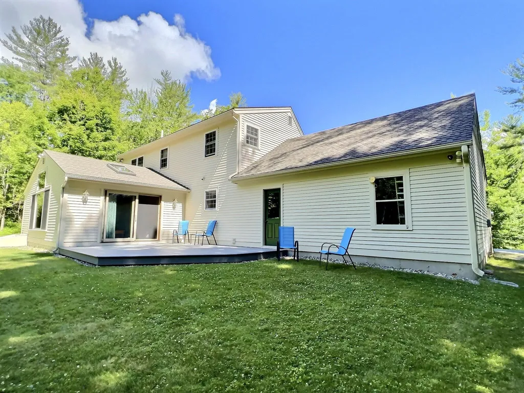 194 Bunker Road New London NH 03257