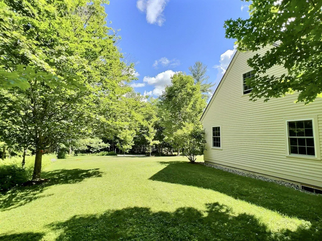 194 Bunker Road New London NH 03257