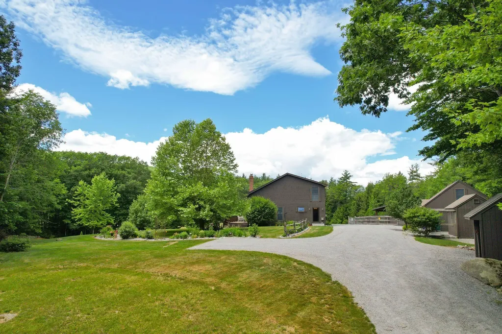 203 E Washington Road Bradford NH 03221