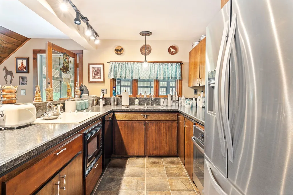 203 E Washington Road Bradford NH 03221