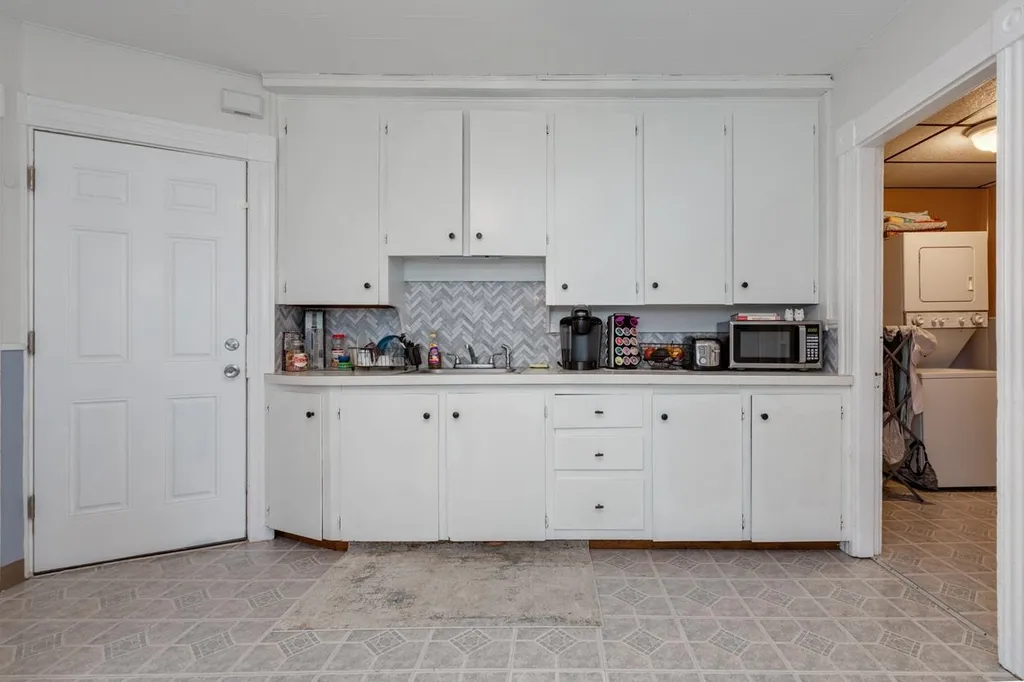 629 Clay Street Manchester NH 03103