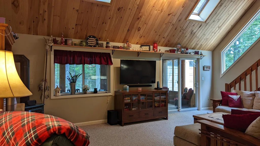 74 Green Circle Campton NH 03223