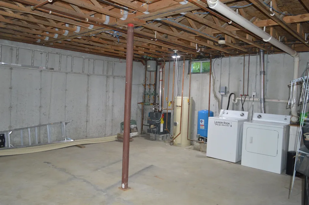 648 Tigola Trail Stoddard NH 03464