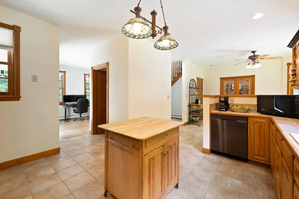5 Cherry Lane Madbury NH 03823
