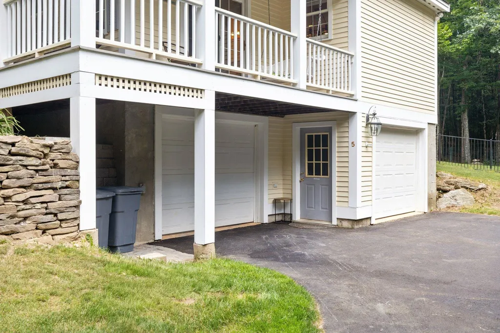 5 Cherry Lane Madbury NH 03823