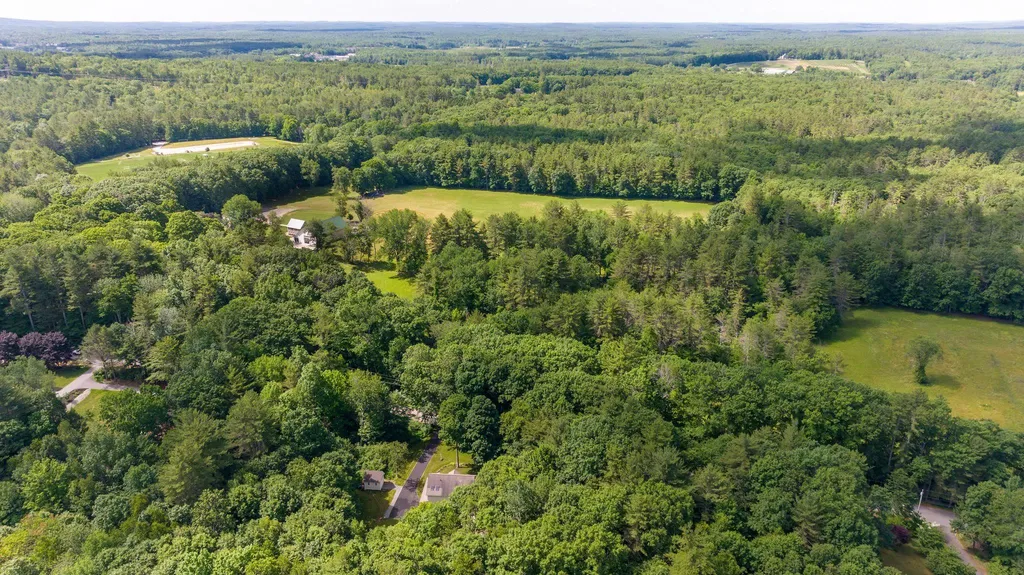 5 Cherry Lane Madbury NH 03823