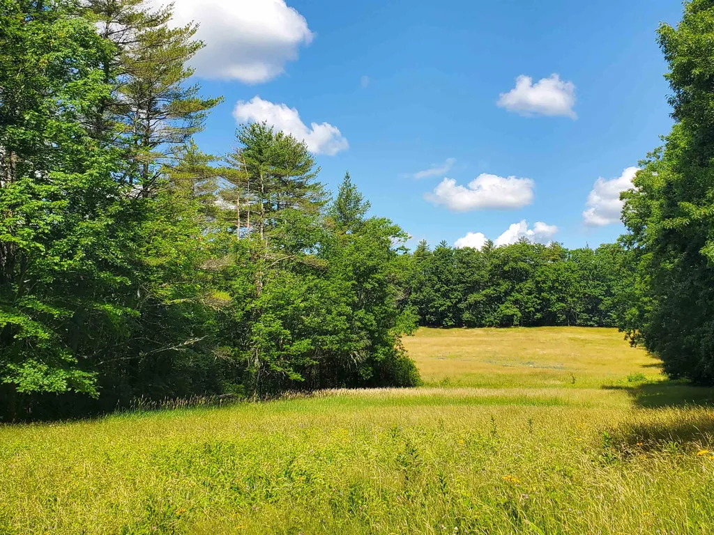 5 Cherry Lane Madbury NH 03823