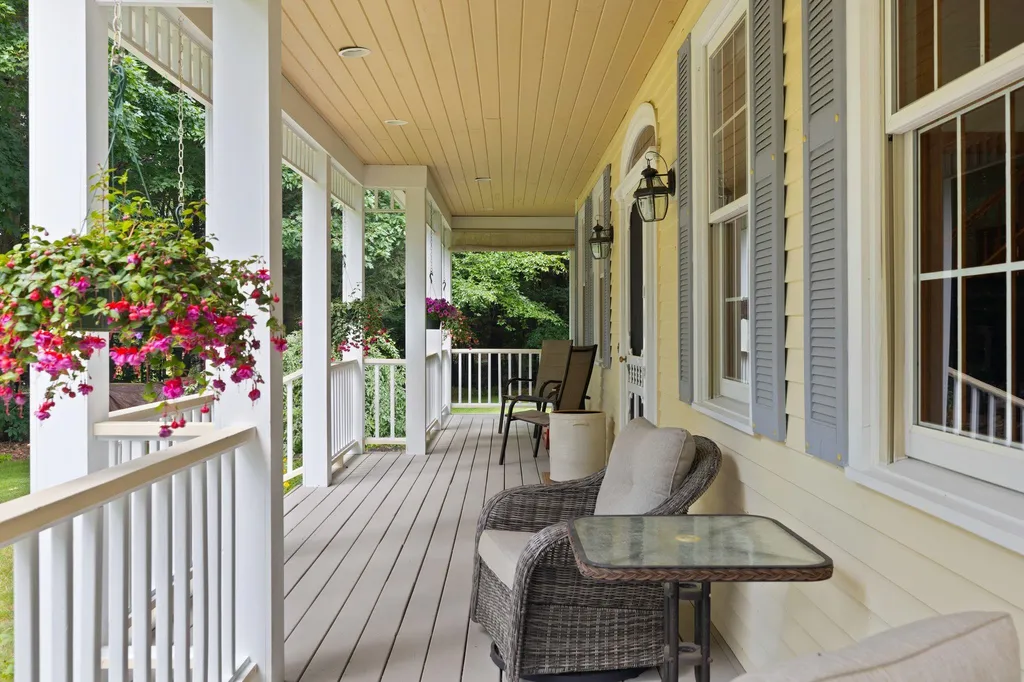 5 Cherry Lane Madbury NH 03823