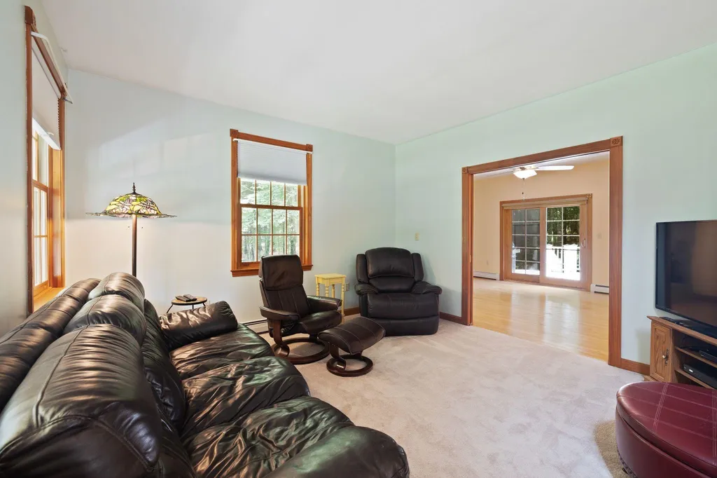 5 Cherry Lane Madbury NH 03823