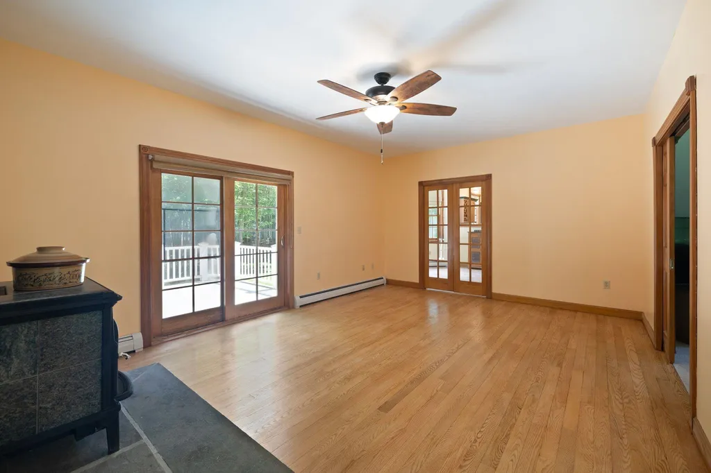 5 Cherry Lane Madbury NH 03823