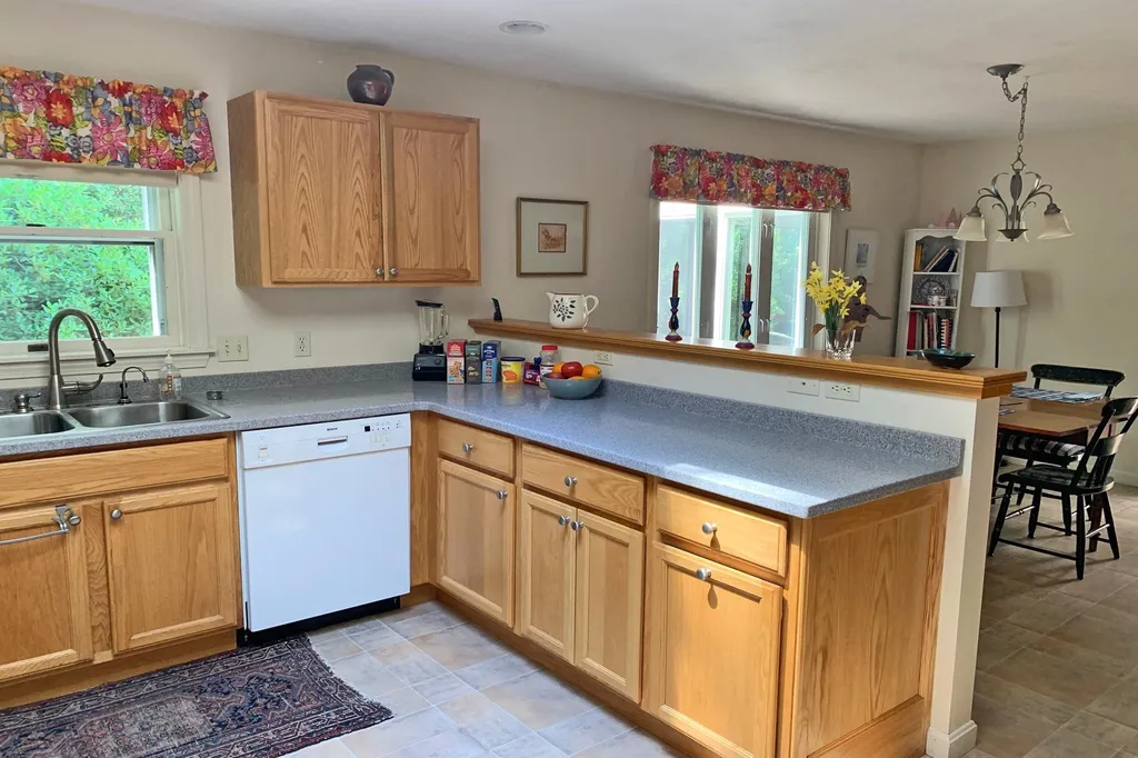 6 Oak Ridge Road Lebanon NH 03784