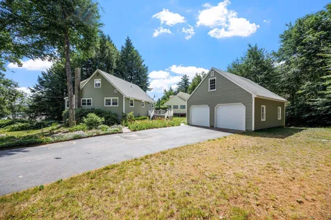 21 Beechwood Avenue Sanbornton NH 03269