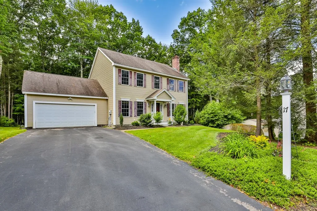 17 Robbe Farm Road Peterborough NH 03458
