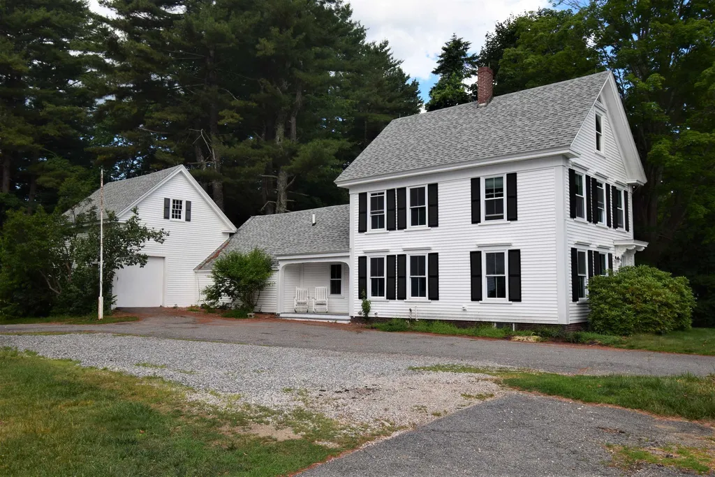 14 Church Street Kingston NH 03848
