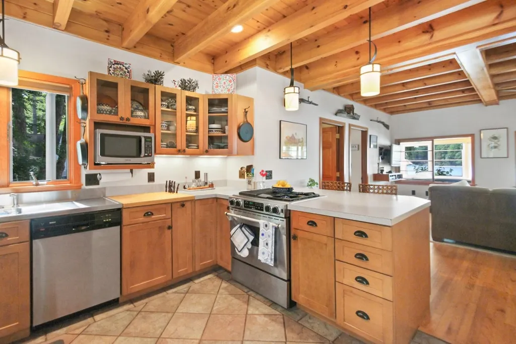 4 N Jebb Road Merrimack NH 03054