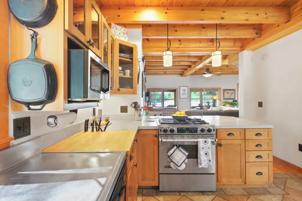 4 N Jebb Road Merrimack NH 03054