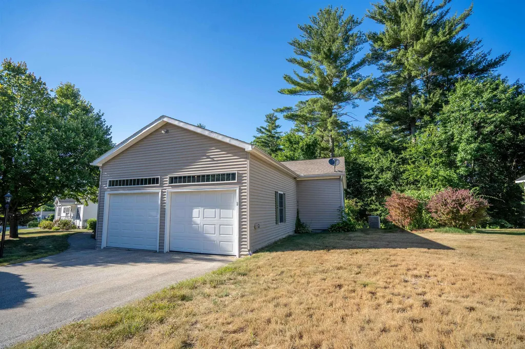 11 Timber Trail Road Sandown NH 03873